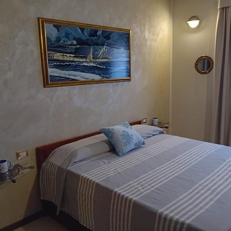 Le Tre Caravelle Hotel Sant'Antioco Exterior photo