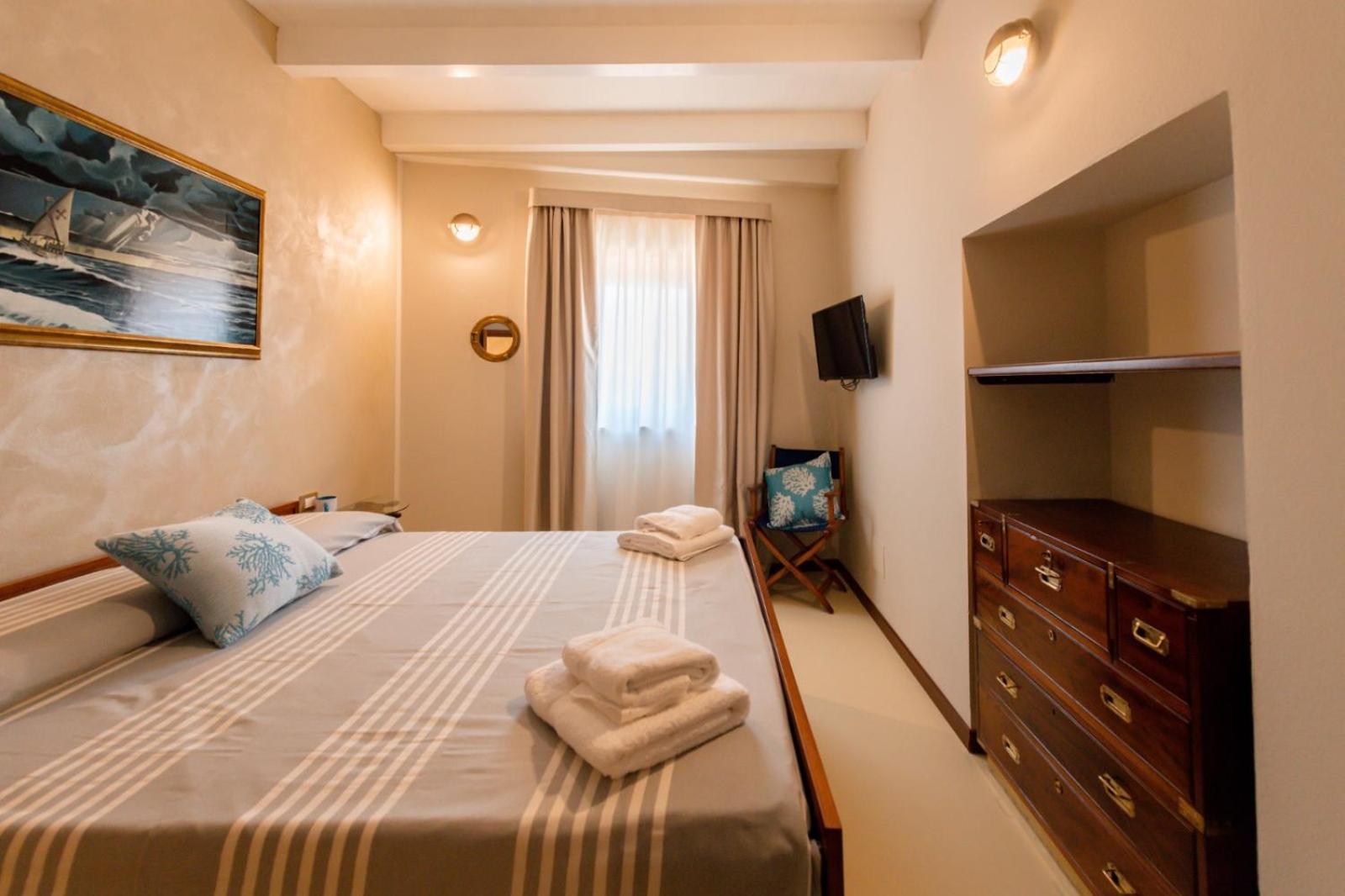 Le Tre Caravelle Hotel Sant'Antioco Exterior photo